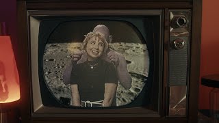 Beach Bunny - Karaoke (Official Music Video)