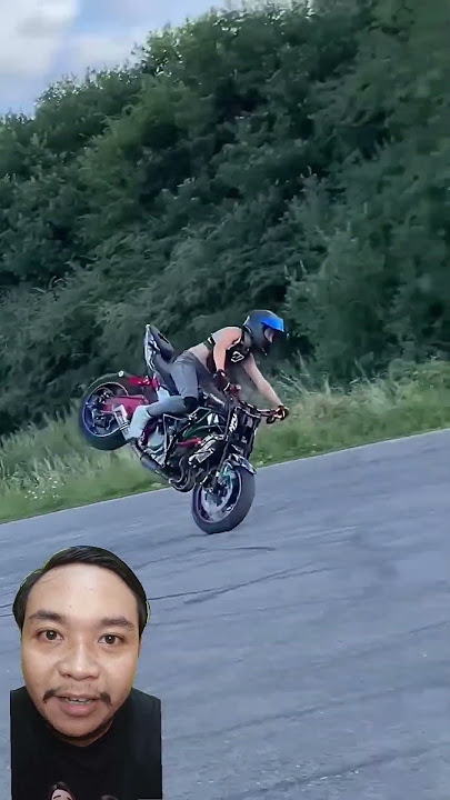 Cewek freestyle motor #freestyle #shorts #automobile #wheelie #stunt #bikestunt