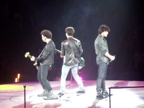 jonas brothers tour tulsa