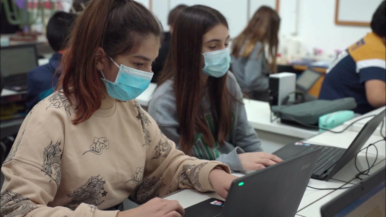 Institut Anna Gironella de Mundet - YouTube