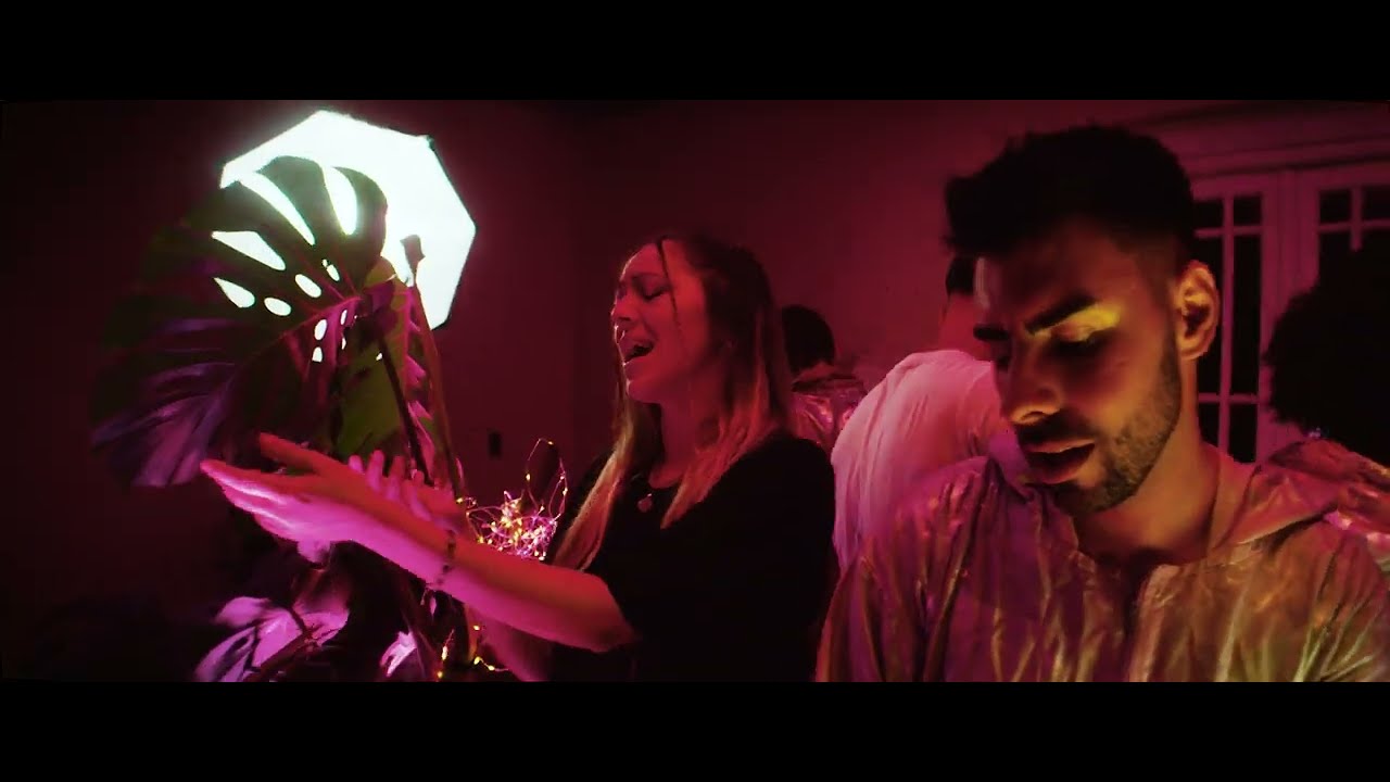 Watch MAMELOOK'S ft. LULA ANDERSEN - Dormir con Truenos (Video Oficial) on YouTube Watch MAMELOOK'S ft. LULA ANDERSEN - Dormir con Truenos (Video Oficial) on YouTube