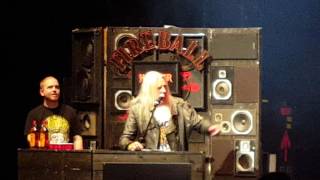 Saxon accepts award at Metal Hammer Gsolden God's 2016