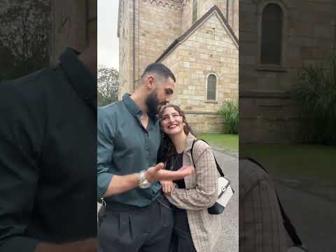 اعمل مش سامع برضاك