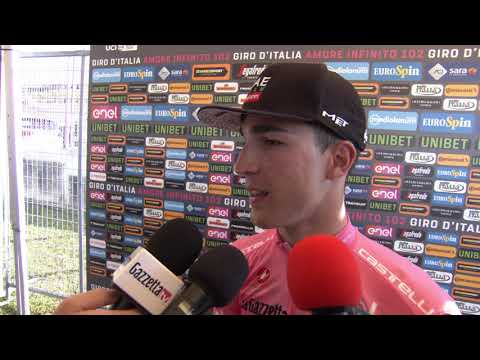 Video: Giro d'Italia 2019: Roglic i dorëzon Valerio Conti fanellën rozë teksa Fausto Masnada fiton Fazën e 6-të nga pushimi
