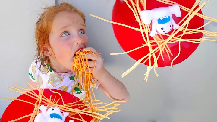 DONT GET A MESSY FACE!! Adley and Mom play Yeti in my Spaghetti  (new game review)