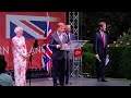 Checco Zalone premia Helen Mirren: "Se solo ti avessi conosciuto qualche anno fa..."