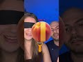 Descascando a fruta de olhos vendados #game #funny #challenge