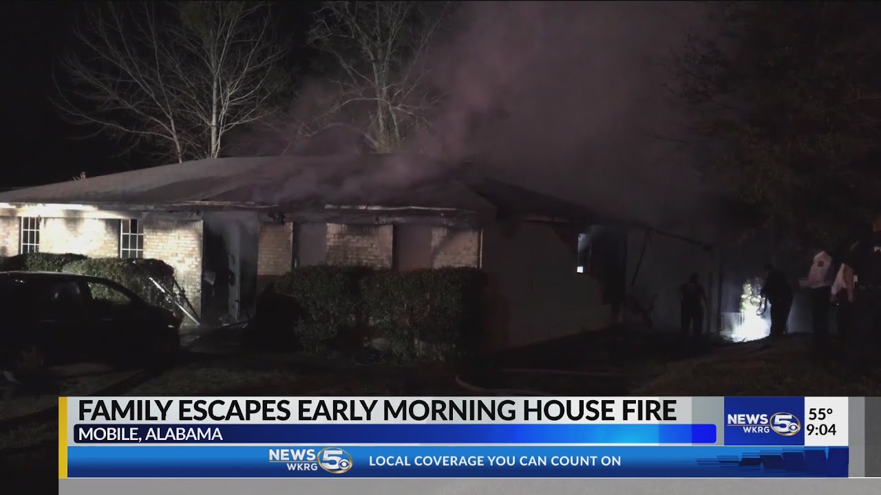 Family escapes early morning house fire - YouTube