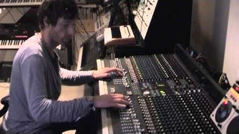 Jody Wisternoff Hardware Synth Jam .m4v