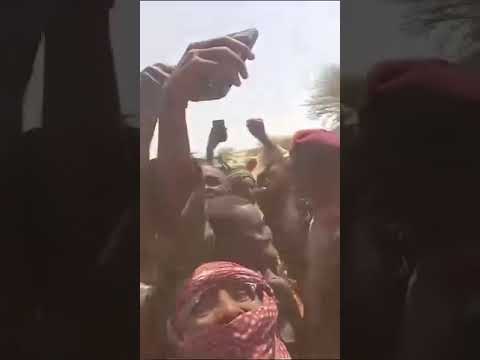 لحظة استسلام المجرم كيكل والمليشيات تقوم بإزالة أبو عاقلة كيكل من قروب قياداتها الميدانية