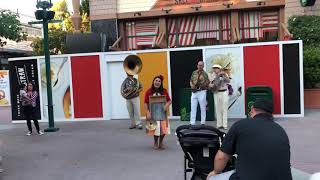 Downtown Disney - Live Performers