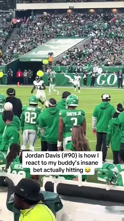 This Eagles sideline reaction to Saquons backwards hurdle 😂 #saquonbarkley #eagles #jaguars