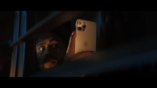 Iphone 12 Pro — Селфи С Ночным Режимом — Apple Реклама