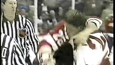 Kevin Hatcher vs Joey Kocur - Nov 29, 1989
