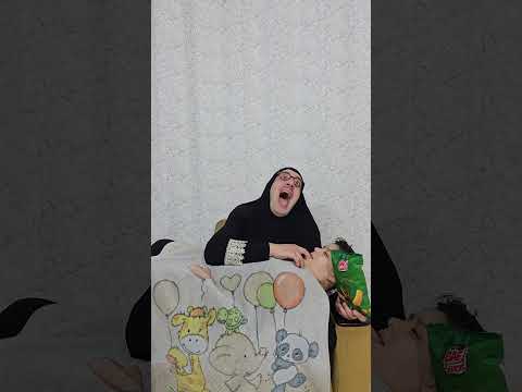 ماما جابت شيبس بيبي يعض الام