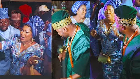 See Akin Olaiya's Million Naira Dress, As Faithia Balogun & 30 Billion Gang Dance Spray Him Money