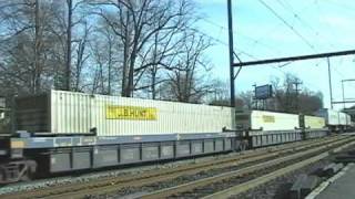CSX 5379 leads CSX L174-17 north on the CSX Trenton Line at Woodbourne Station on April 18, 2009