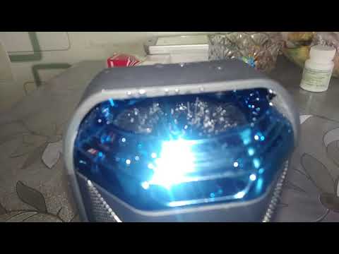Залил воду в