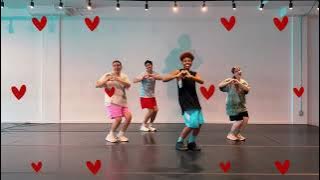 Chorégraphie de «Haut les coeurs!» par PPS Danse - Une chanson à l'école