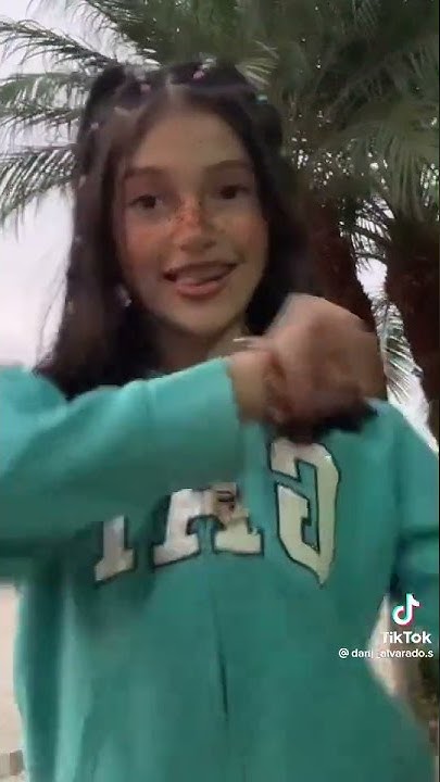 Daniela 😍 - YouTube