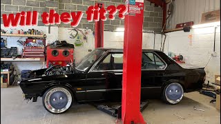 New Wheels For The BMW E28! But There's a Problem...
