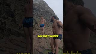 Deni̇zanasina Kafa Atmak Şar