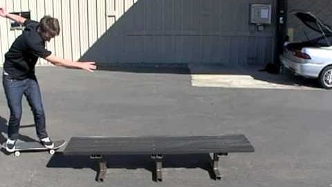 SLOW MO FRONTSIDE NOSESLIDE