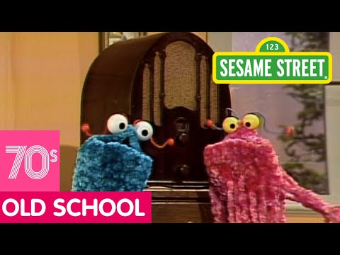 Sesame Street: Martians Discover a Radio