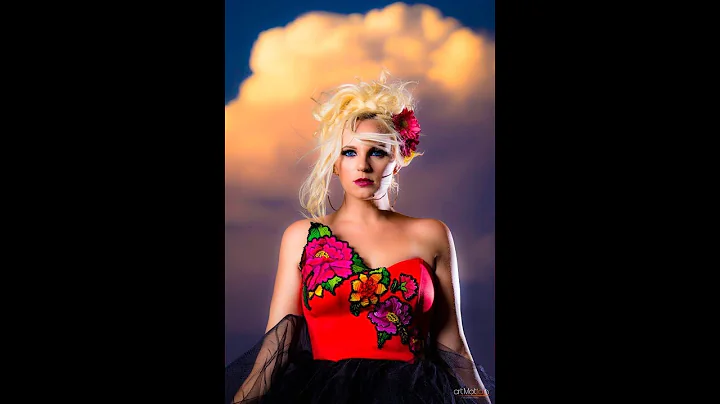 Mary Fredette ensayando con Stephanie Franco en La...