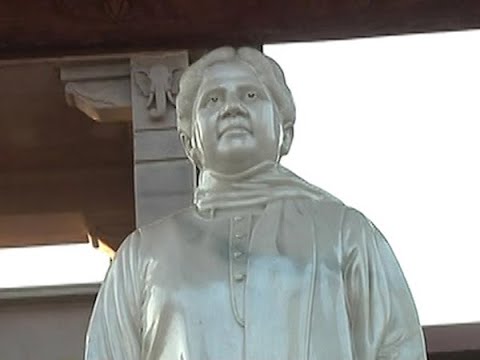 Sumit Awasthi Tonight: Is Mayawati`s installation of her life-sized statues justified?