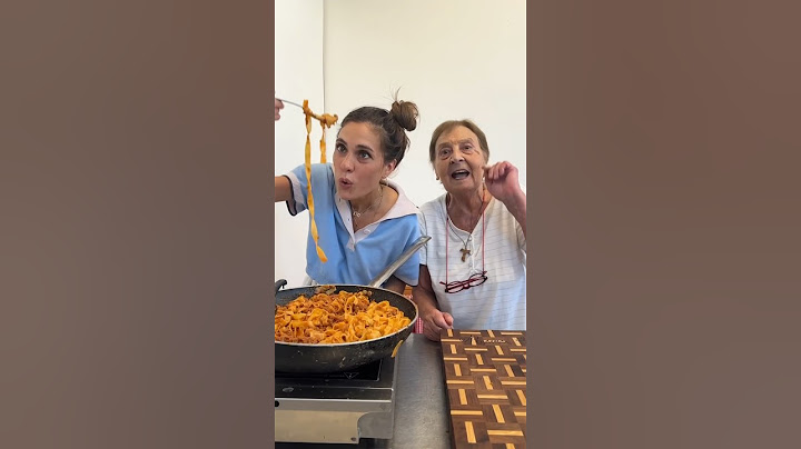 Tagliatelle Al Ragù with the legendary @Nonnasilvi 🇮🇹 #cooking #pasta #recipe #italianfood