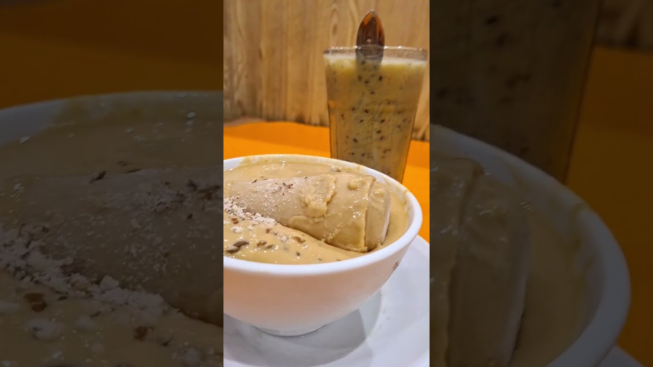 Lahori Famous Flooda.   Purani Anarkali most oldest shop of pakistan Lasani Flooda..