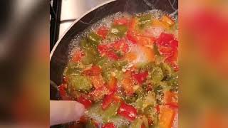 Biberli Kesmik, Kahvaltılık Gökkuşağı Biberli Yumurta, Kesmik With Pepper Breakfast, Rainbow Omlette