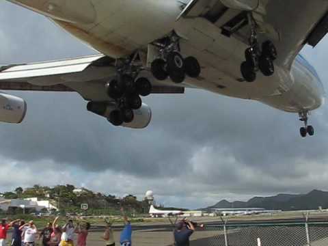 St Marteen - Amazing 747-400 Landing and take-off (Jet Blast) from St Maarten - Maho Beach