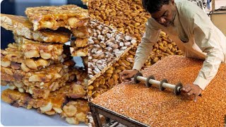 MUNGFLI KI CHAKKI KAISE BANATY HAIN | PEANUT CHIKKI MAKING SKILLS | AMAZING FOOD MAKING PROCESS