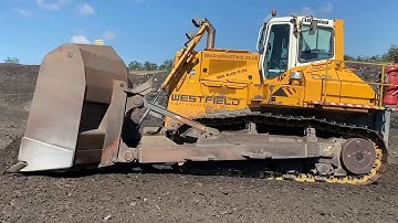 Caterpillar, Komatsu & Liebherr Bulldozers Working On Huge Sites & Coal Mines - Mega Machines Movie