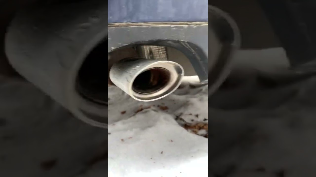 Audi A4 B5, 1995 ADP engine exhaust sound.