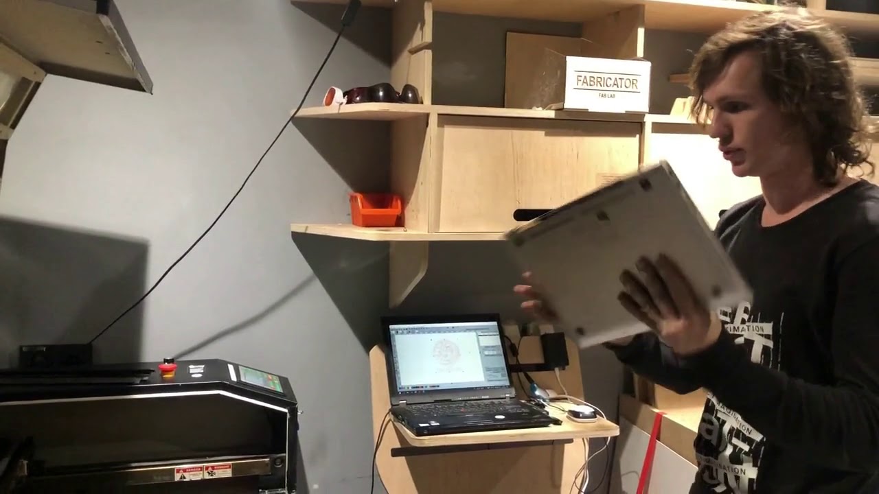 Лазерная гравировка на ноутбуке - YouTube