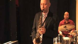 Video thumbnail of "How deep is your love - Jazz quartet"