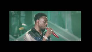 Dadju feat Abou Debeing C'est pas bon (live parc des princes)