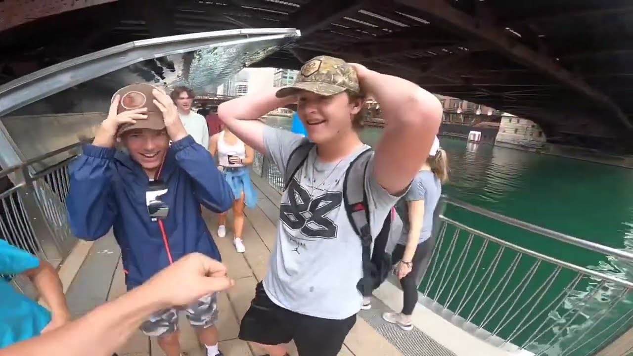 Lews Cheap Reel breaks ! Downtown Chicago Fishing for Biggest Fish in Chicago River ChicagoIL