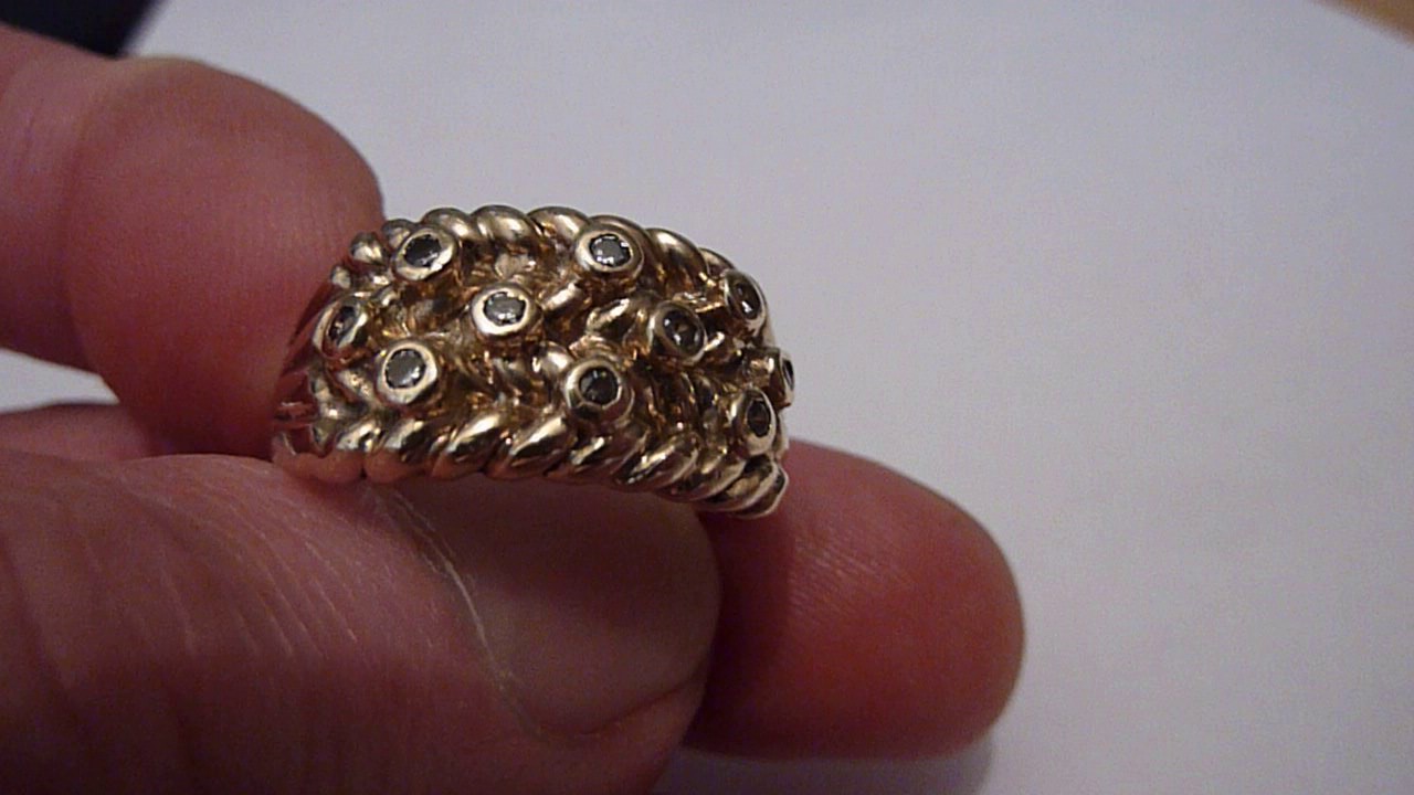 Vintage Mens Large Fitting & Heavy 9ct Gold & White Stone Keeper Ring ...