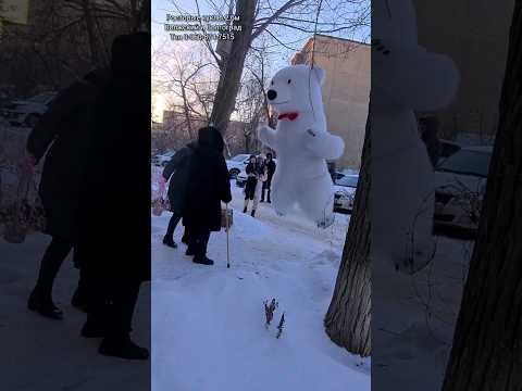 Поздравили бабушку с Днём рождения 💐 Именинница не ожидала 🙉 #гиперактивныймишка #волжский