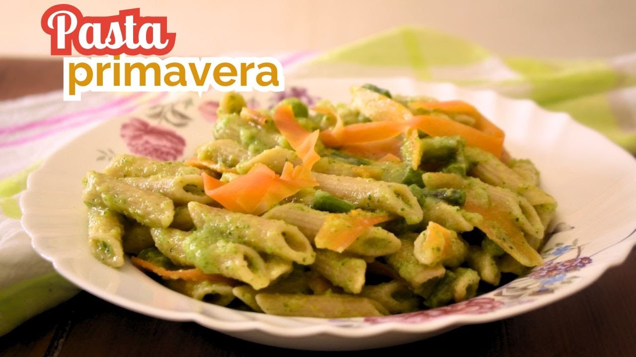 PASTA PRIMAVERA - pasta alle verdure cremosa con zucchine, carote e asparagi