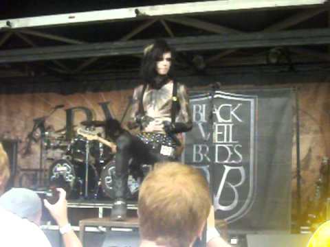 Love Isn't Always Fair by Black Veil Brides live at Warped Tour 7/7/11