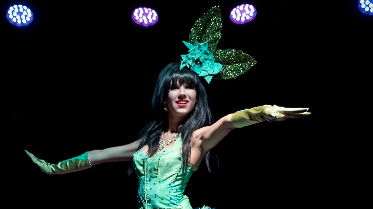 Deb au Nare Burlesque