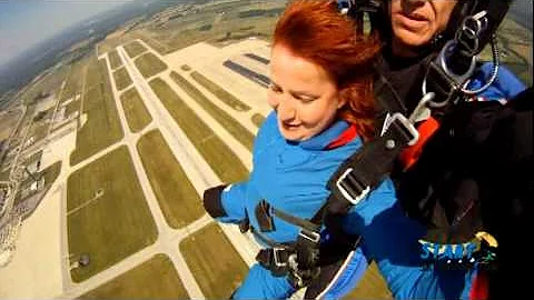 Melissa Constantine Skydiving with Team Fastrax