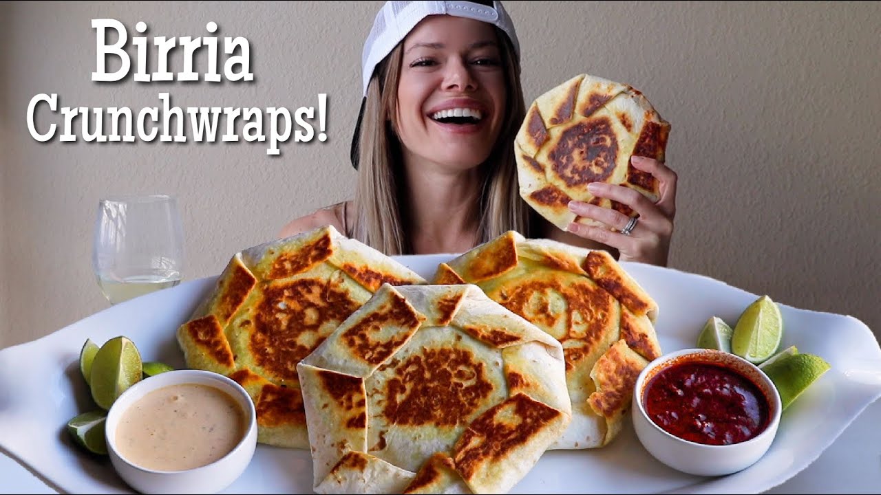 Birria Crunchwraps Crunchwraps | Quesabirria Crunchwraps с консоме и сырным соусом Chubby Crunch!
