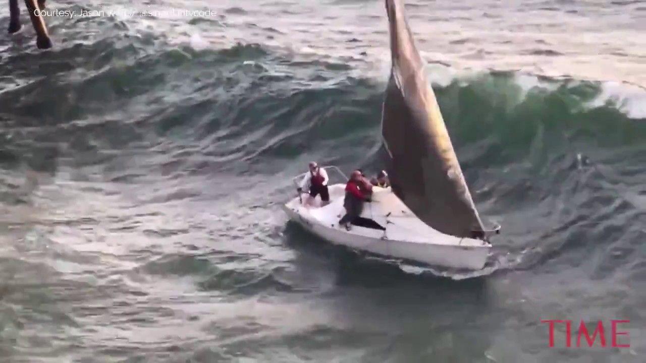 Boat Crashes Into Redondo Beach Pier 2017 YouTube