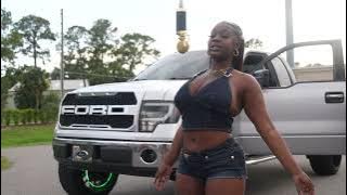 Download lagu Big Larue- Walk Thru (Mic drop Performance)